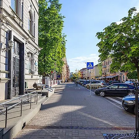 Apartment In The Heart Of On Karl Marx Street