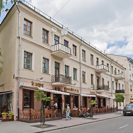 Apartment In The Heart Of On Karl Marx Street *