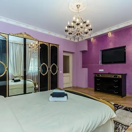 Apartment In The Heart Of On Karl Marx Street *